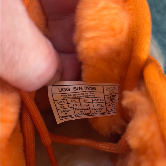 nwot UGG Orange Neumel Chukka Boots in Clementine 11 - Picture 4 of 6